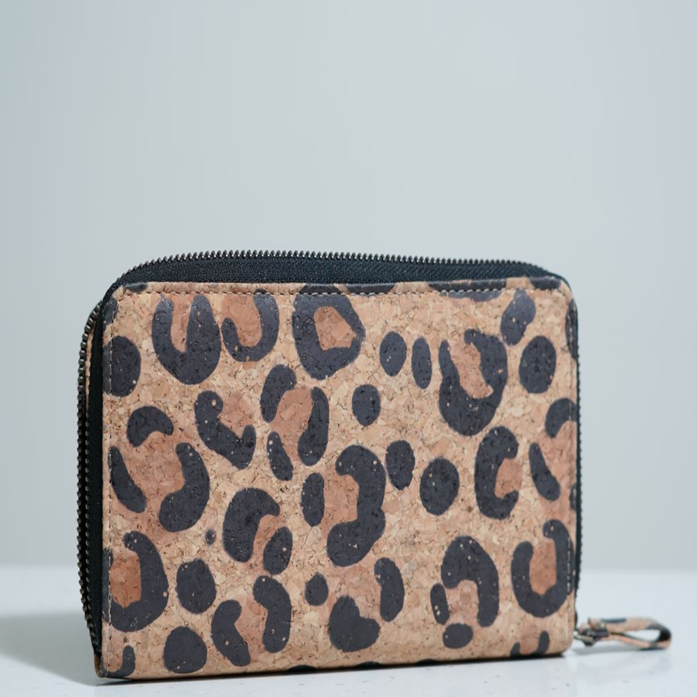PAIVI Panda Print Cork Clutch with Zip Closure - Image 4